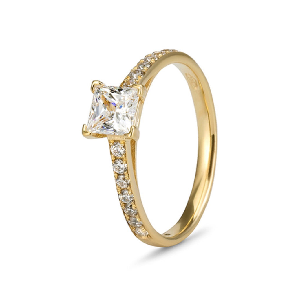 9kt Yellow Gold Cubic Zirconia Princess Cut